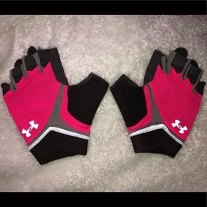 Under Armour workout gloves